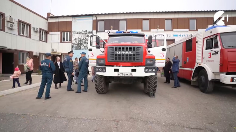 В гости к пожарным МЧС