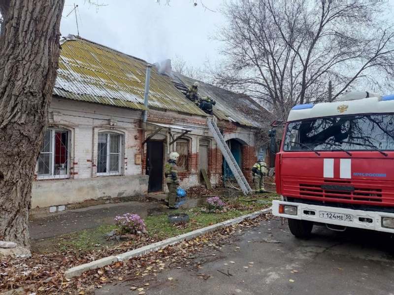 Пожарно-спасательные подразделения ликвидировали пожар в Ленинском районе г. Астрахань