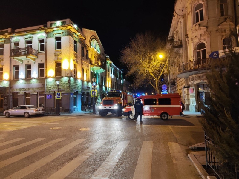 Пожарно-спасательные подразделения ликвидируют пожар в Кировском районе г. Астрахань